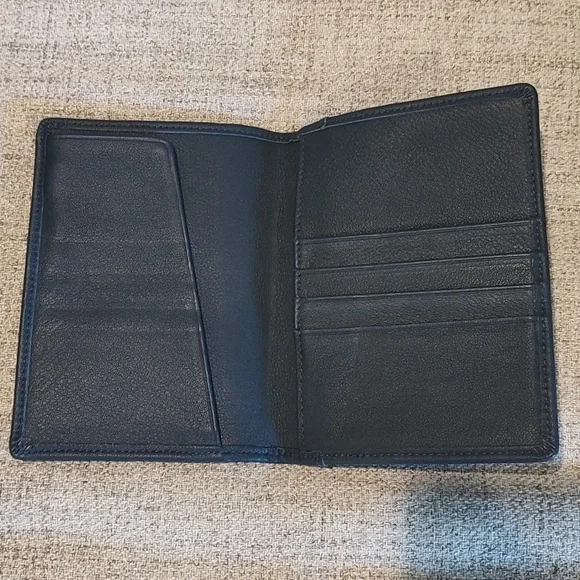 Leatherology Passport Cover 🔵 Blue Discrete Initials *LMJ* - Picture 5 of 6